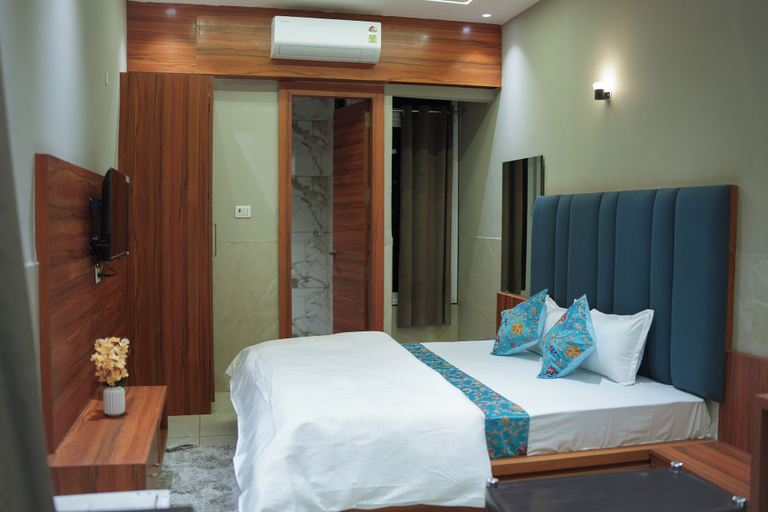 Room 5, SHREE LEELA HOTEL AND RESTAURANT, Ujjain