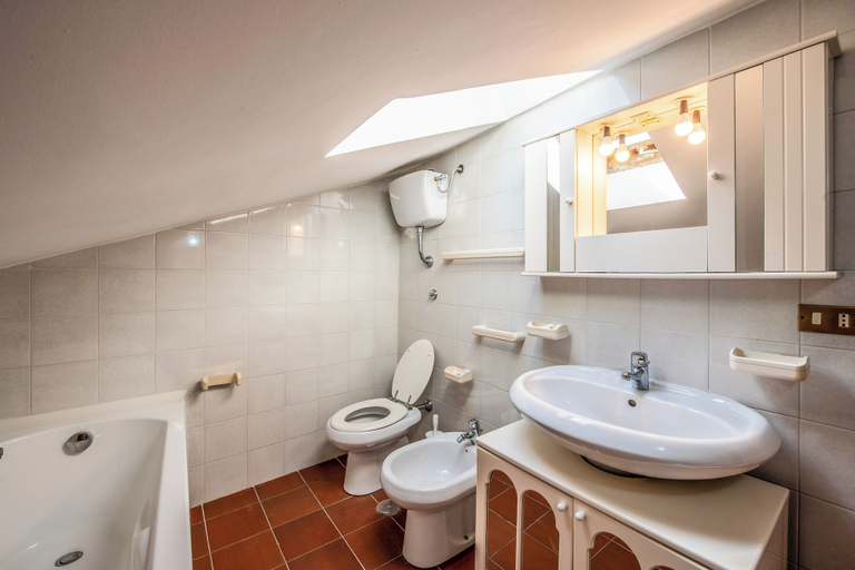 Bathroom 2, Il Sentiero del Riccio - Nel cuore dei Monti Alburni, Salerno