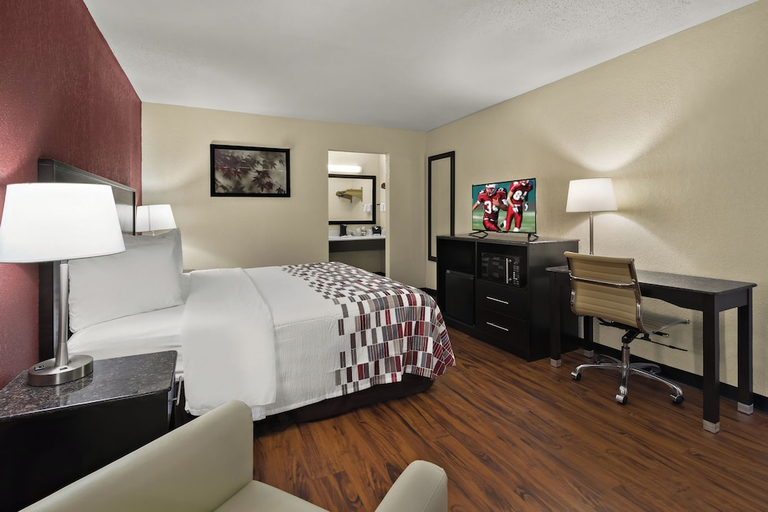 Bedroom 3, Red Roof Inn & Suites Cave City, Barren