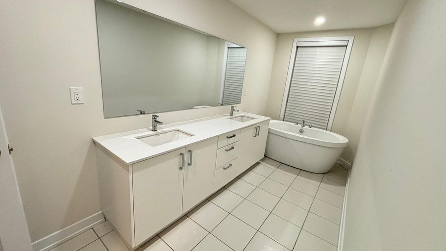 Bathroom 5, RH Executive Stay, York