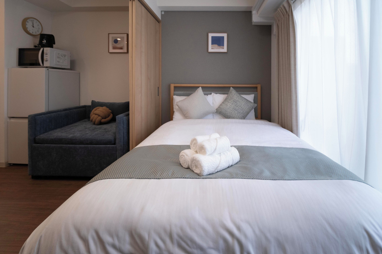 Room 5, The Peak Shinsaibashi Prestige, Osaka