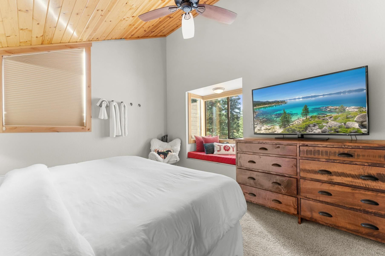 Room 5, Indian Hills Charming Townhome 3 Bedroom Townhouse, Placer