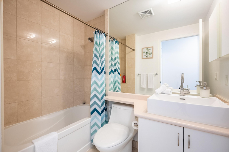 Bathroom 3, StayToronto - The Fort York Suites, Toronto