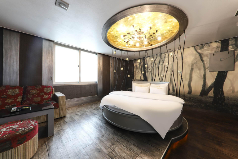 Bedroom 4, Yangsan Seoksan No, Yangsan