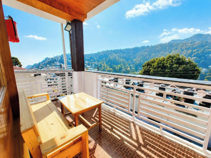 Outdoor dining, Sangeeta Prime Stay Nainital, Nainital