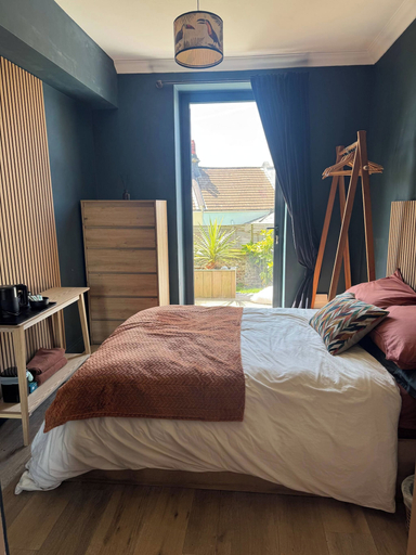 Room 2, Room-hidden Garden Retreat En-suite Priv, Brighton and Hove