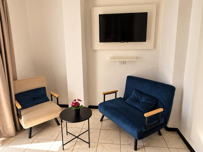 Others 5, LEVEL Mallorca - Living, Baleares
