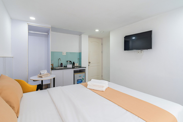 Room 5, Cozrum Homes - The Ivory House, District 7