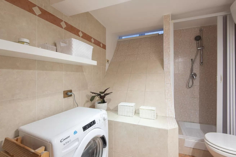 Bathroom 3, Vittorio Elegant Two Bedroom Apartment, Rome