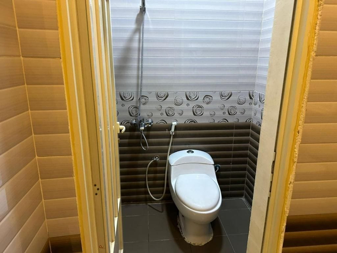 Bathroom 5, Al-Masa Al-Khaleejia Apartments, Dammam