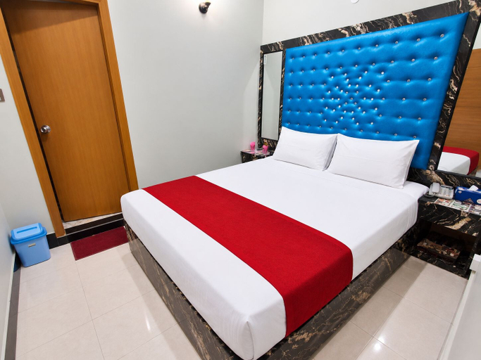 Bedroom 2, Rose Palace Guest House, Karachi