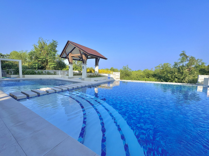 Pool 2, Royal Oceancrest Panglao 1, Dauis