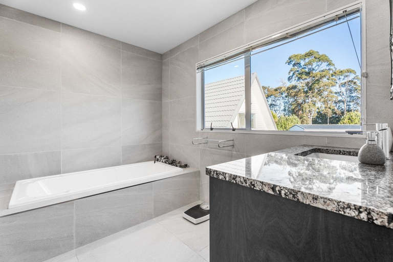 Bathroom 3, The Pond House by Homello, Franklin