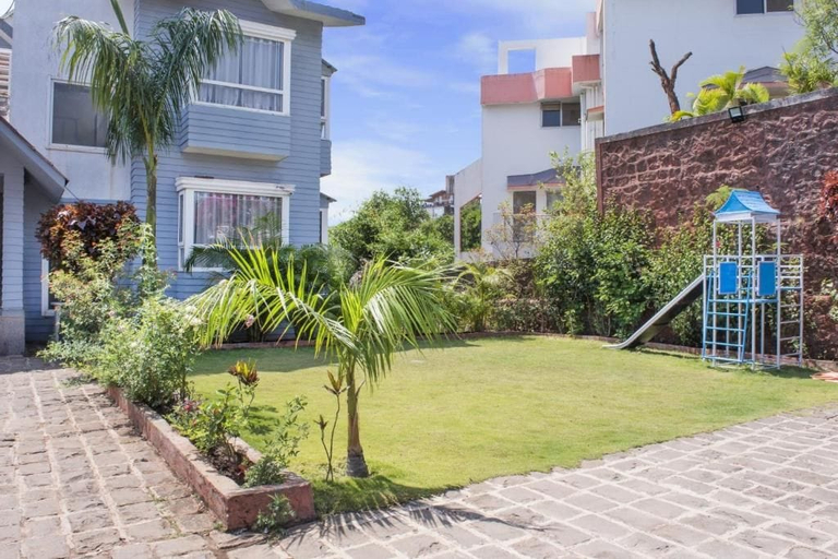 Property grounds 5, Reveridge Skyinn 6BH Bungalow, Satara