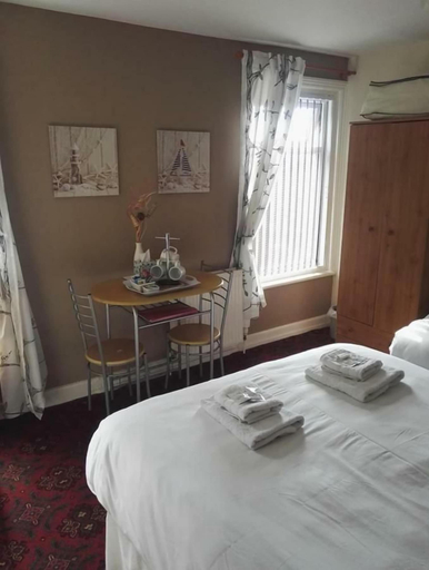 Bedroom 1, White Moon Hotel, Blackpool