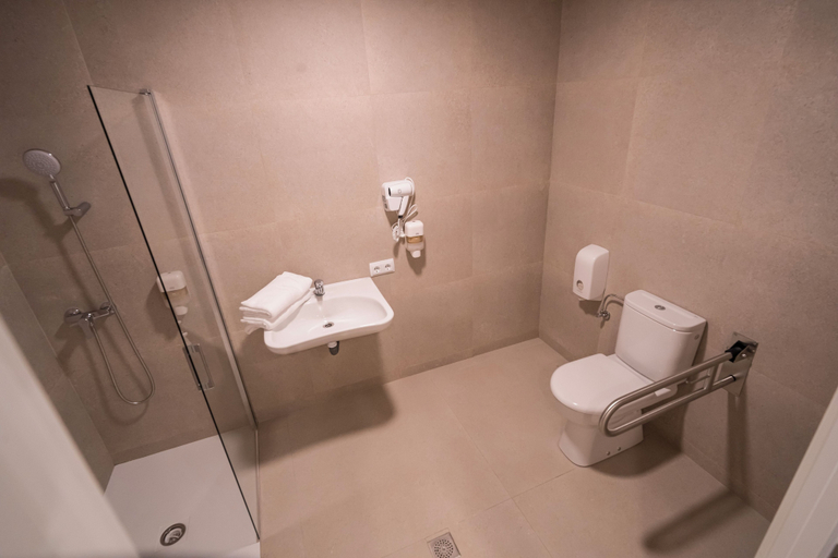 Bathroom 3, Hostal 3 Hermanos Motilla, Cuenca