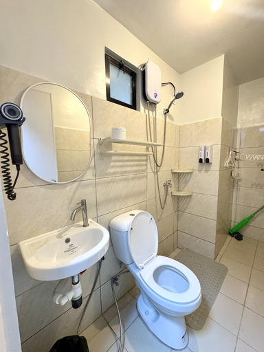 Bathroom 5, Royal Oceancrest Panglao 1, Dauis