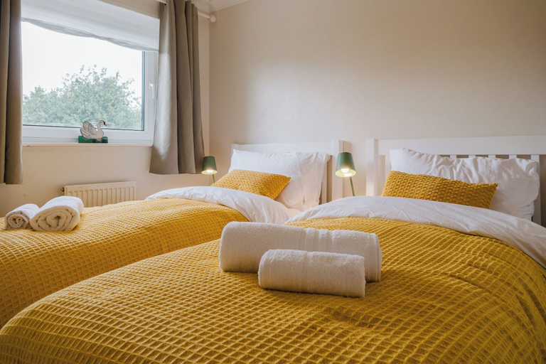 Room 4, Tor View-Stunning Home near Glastonbury, Somerset