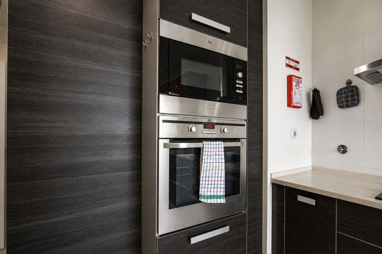 Room 5, Nomad s Lux - Alg s the 8th Floor, Oeiras