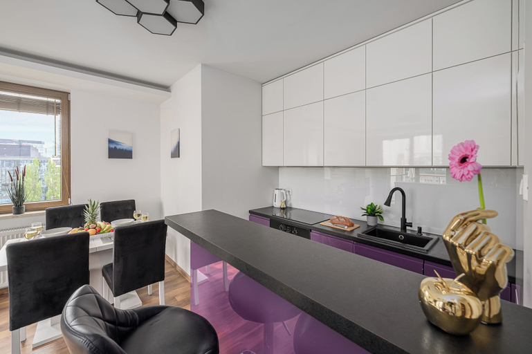 Private kitchen 5, Lumina Comfort 3-Room Apt with Balcony, Warsaw
