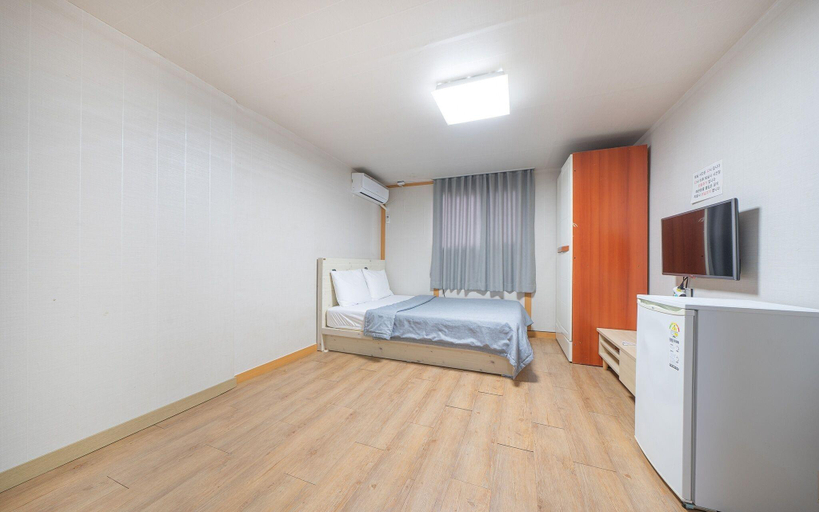Bedroom 3, Incheon Beach, Jung