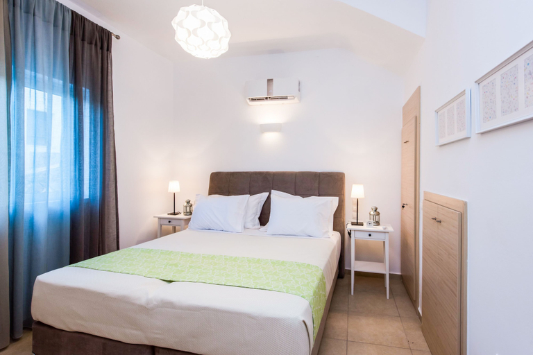 Bedroom 3, Venus in Agios Nikolaos, Crete