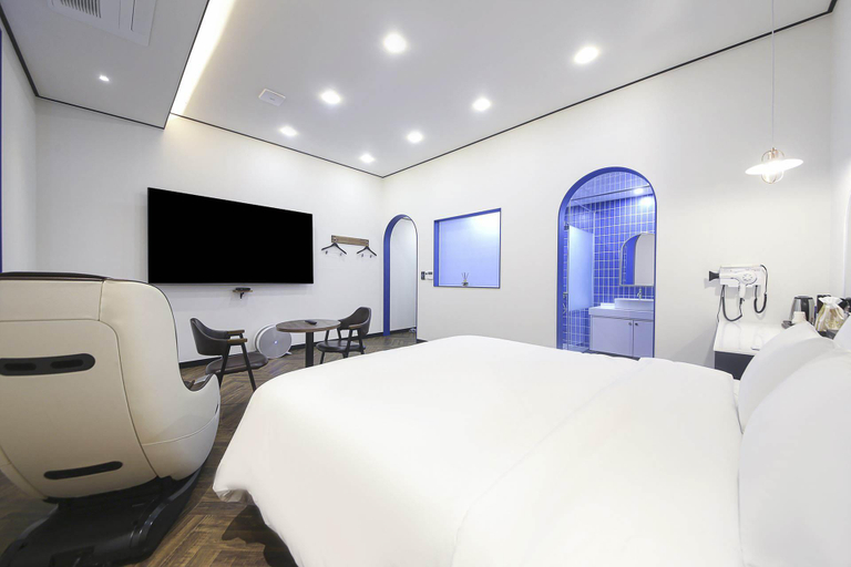 Bedroom 2, Jeju Aewol Show Drive in Self Check-in Hotel, Jeju