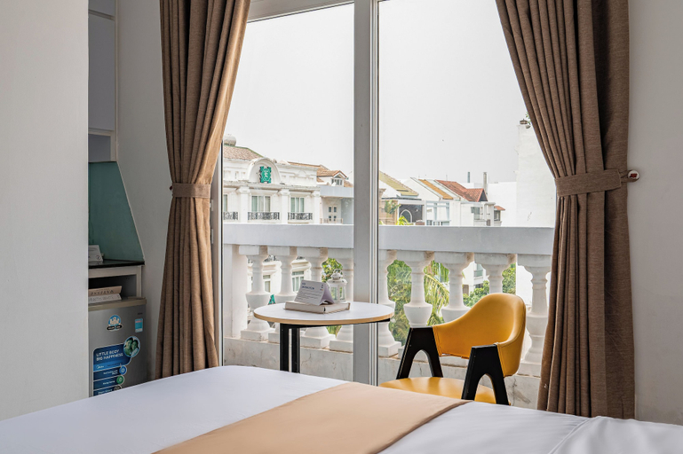 Room 2, Cozrum Homes - The Ivory House, District 7