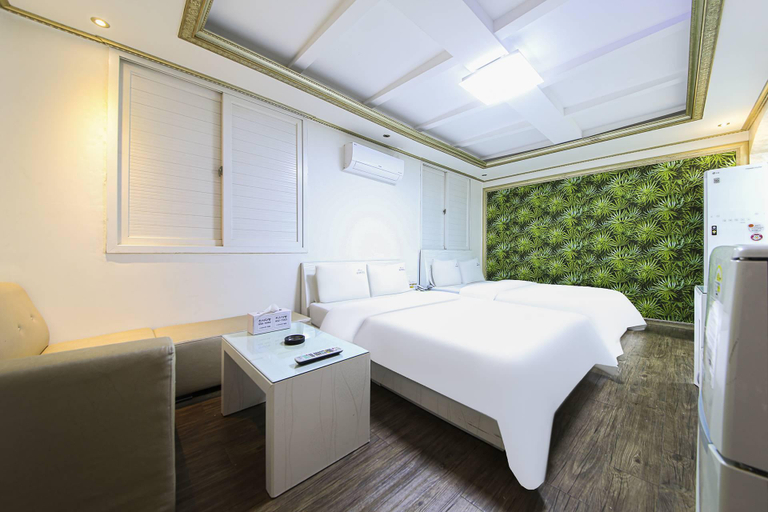 Bedroom 2, Jangseong J, Jangseong
