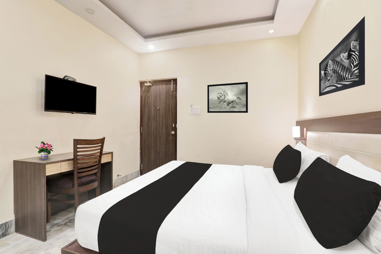 Room 5, Super Townhouse Kankarbagh, Patna
