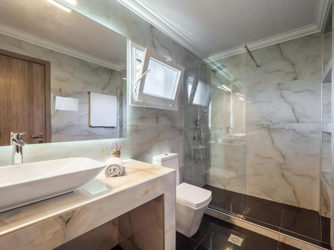 Bathroom 5, Roys Blu Hotel, Ionian Islands