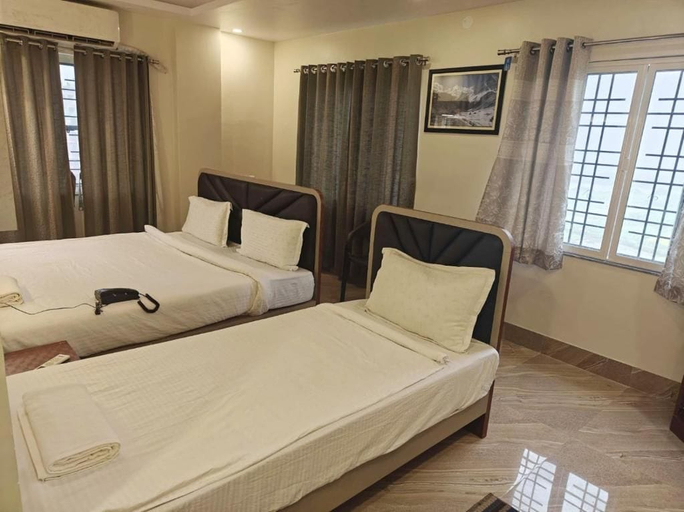 Room 4, HOTEL SHREESH MAYAPUR, Nadia