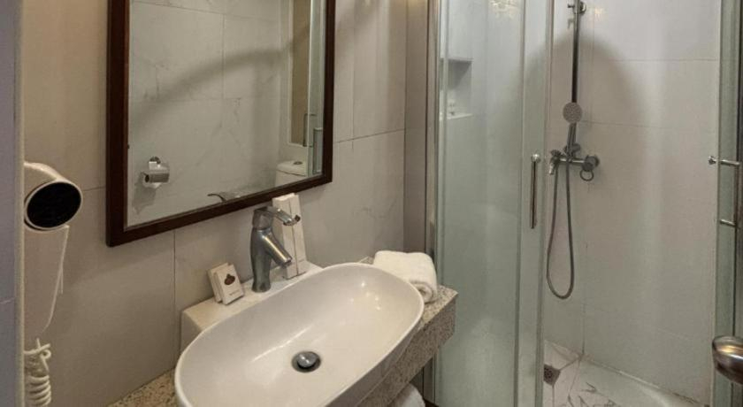 Bathroom 3, Queen Margarette Hotel, Lucena City