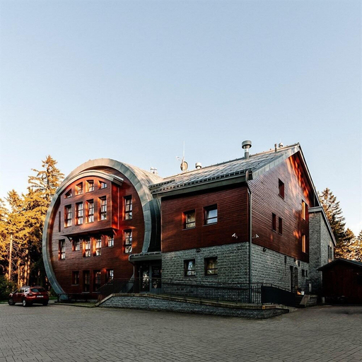 Exterior & Views