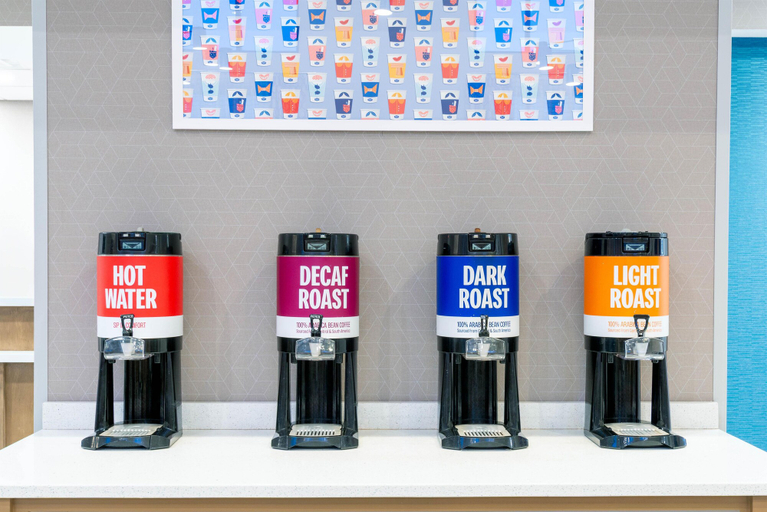 Food & Drinks 5, Hampton Inn & Suites Springfield/Downtown, Hampden