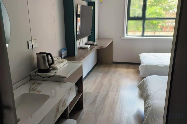 Bedroom 2, Burqin Jiadengxuan Hotel (Shenhu Road), Altay
