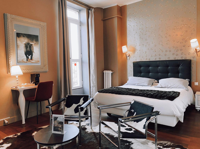 Bedroom, Royal Hv Tel, Gard