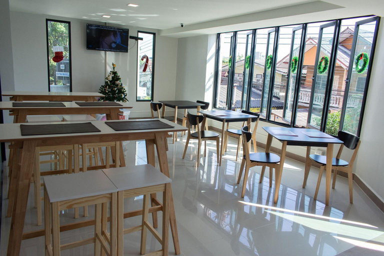 Food & Drinks 5, Double D Hotel, Pak Kret