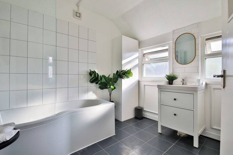 Bathroom 2, Beautifully Designed 2 Bed Apartment, Cardiff