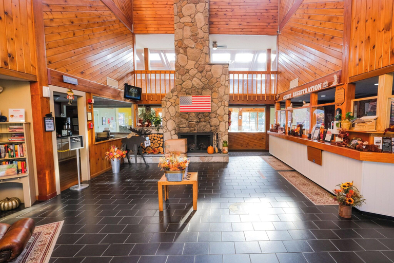 Public Area 2, Fireside Inn & Suites Gilford, Belknap