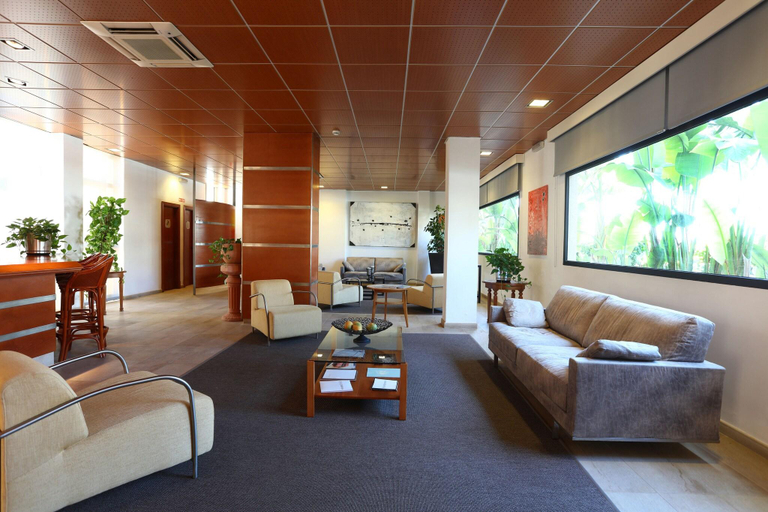 Public Area 2, Jade, Baleares