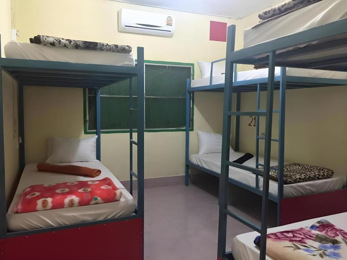 Bedroom 2, Real Vang Vieng Backpacker Hostel, Vangvieng
