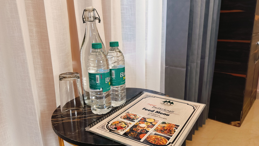 Food & Drinks 4, Lill sparrow by The Verdant Escapes, Kangra