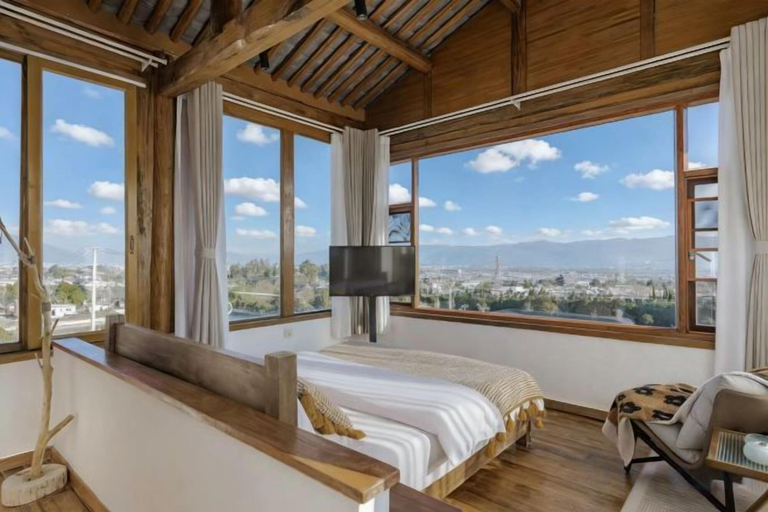 Bedroom 1, When we first meet, Dali Bai