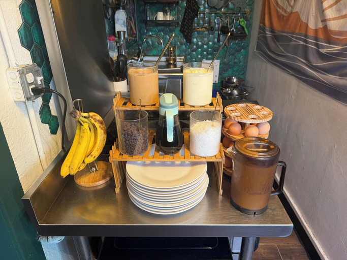 Food & Drinks 4, ITH San Diego Mission Beach Backpacker Hostel, San Diego