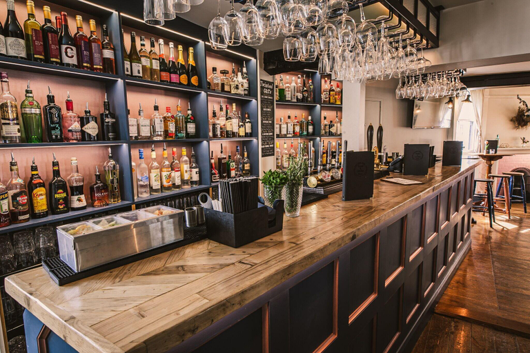 Food & Drinks 5, Rose And Crown, Surrey