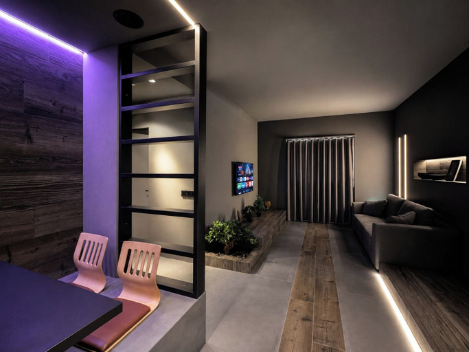 Others 3, Agarthi Suites, Sondrio