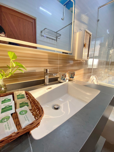Bathroom 4, Sea-breeze homestay, Phan Thiết