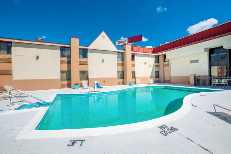 Sport & Beauty 3, Red Roof Inn & Suites Cincinnati North-Mason, Cincinnati