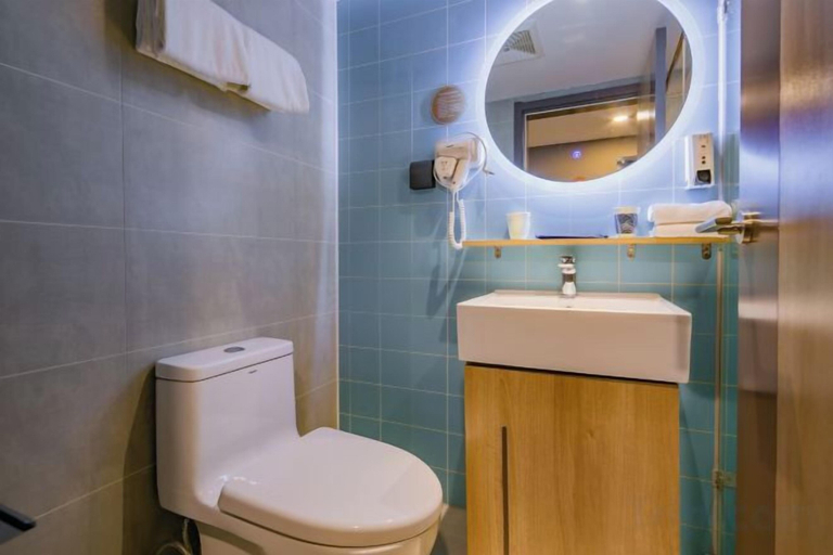 Bathroom 3, Homeinn · neo (Chengdu Chunxi Road Taikoo Li Store), Chengdu